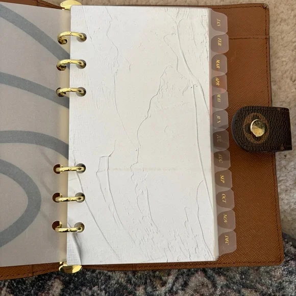 MM Agenda with Monthly Inserts - Picture 6 of 7